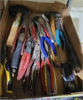 TRAY OF HAND TOOLS, CUTTERS, PLIERS, MISC