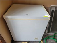 KENMORE SMALL CHEST FREEZER