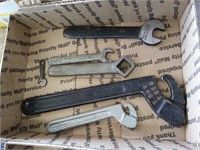2 SPANNER WRENCHES, 4 BLOW WRENCHES