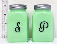 Pair jadeite salt/pepper shakers