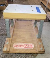 VTG E-Z SEAT ROLLING STOOL