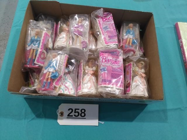 16 McDonald\'s Barbie Figurines
