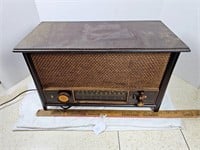 Vintage Zenith Table Top Radio AM/FM (Works)
