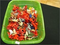 Tub of plastic military figures, mostly