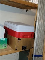 RUBBERMAID RED & WHITE COOLER