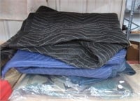(6) Packing/moving blankets.