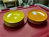 4 yellow 4 orange saucer plates