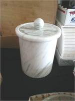 MARBLE COUNTER TOP COMPOTE