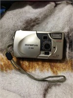 Olympus D-380 comedian digital camera untested