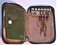 Vtg Green BRUXTON Leather Zippered Key Case