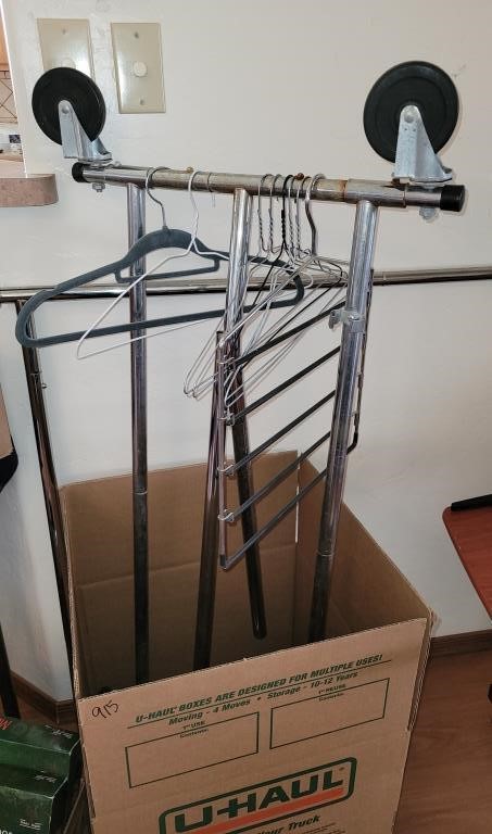 ROLLING METAL CLOTHES RACK