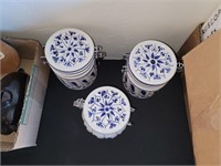 3 PC CERAMIC BLUE/WHITE, LOCKING LID CANISTERS