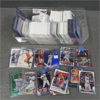 Large Lot - Assorted Baseball / Rookie Cards