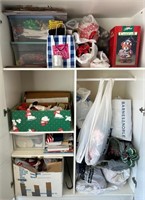 V - LOT OF CHRISTMAS DECORATIONS & GIFT WRAP (G18)