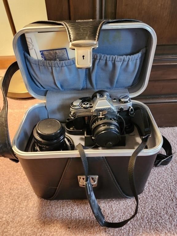 Cannon AE-1 with case and lens