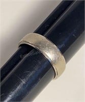 14k White Gold Ring Size 8