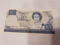 Queen Elizabeth $10NEW ZEALAND XF1981worth $80,B12