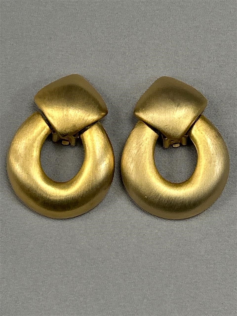 Vintage Goldtone earrings