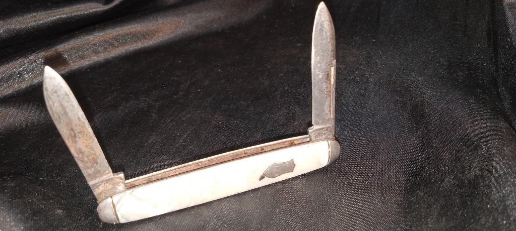 Vintage Hammer 2 blade pocketknife. MADE IN USA.