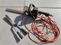 B&D Hedge Trimmer w/ Hedge Clippers