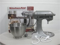 KitchenAid 4.5Qt Tilt Head Stand Mixer Powers On