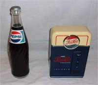 Pepsi-Cola radios w/ vending machine.