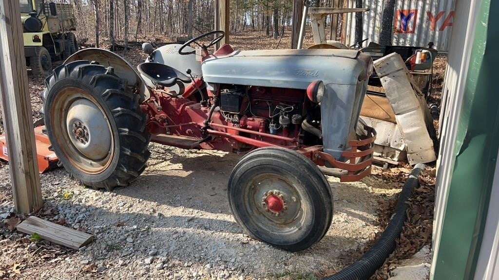 FORD JUBILEE WITH 4 FT MOWER