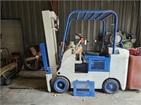 Tow Motor Forklift 8,015 Hours Does Not Run