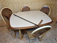 Kitchen Table & 4 Chairs 35' Wide 59" Long W/ Leaf