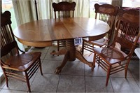Claw Foot Table with (4) Chairs (BUYER