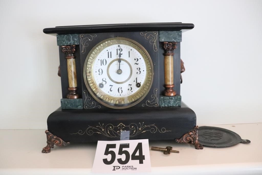 Vintage Seth Thomas Mantle Clock with Key(R5)