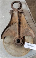 ANTIQUE CAST IRON  & WOOD PULLEY