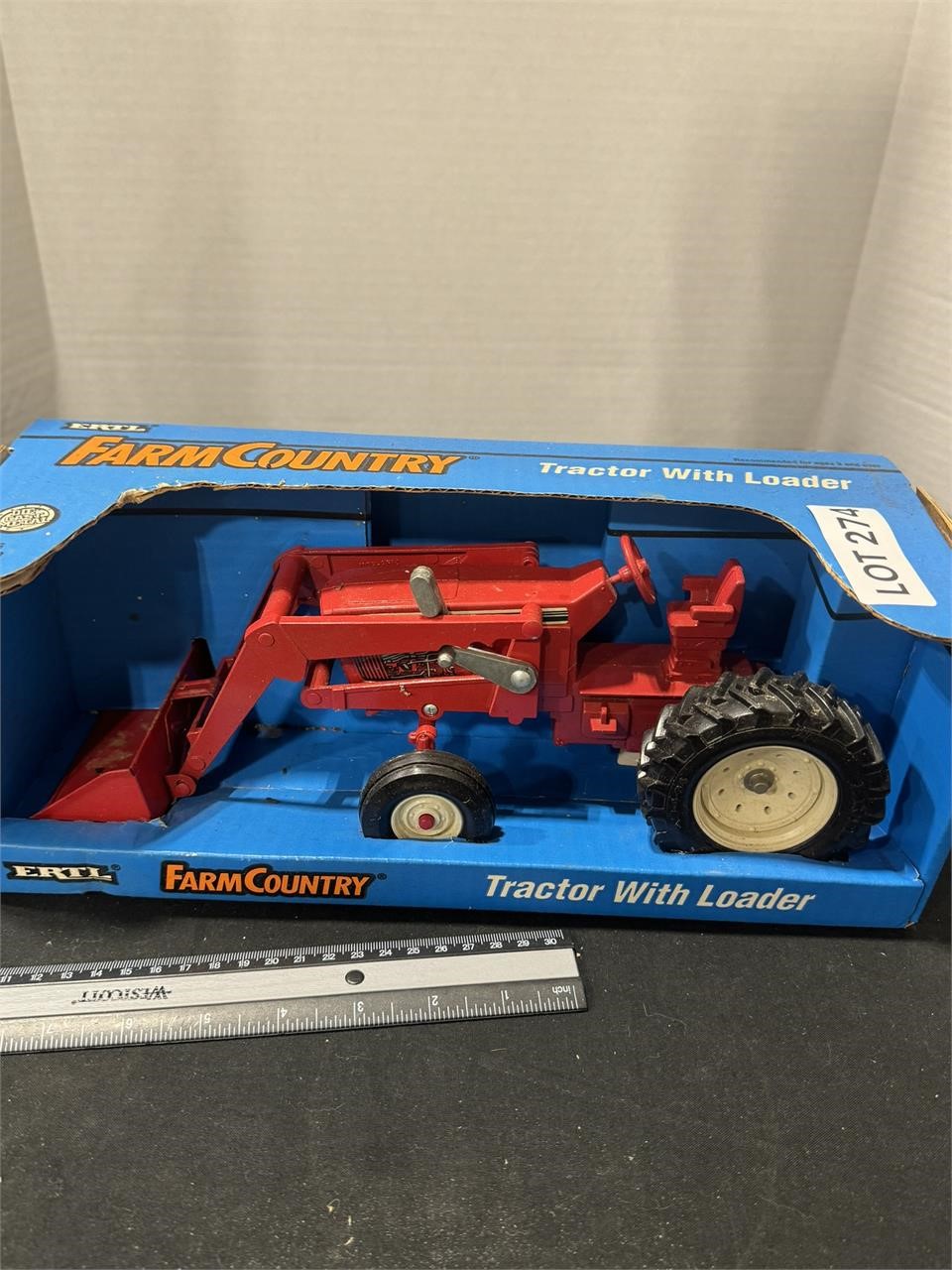 FARM COUNTRY TRACTOR IN BOX