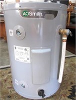 Like New AO Smith 19gal Water Heater