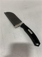 CRINKLE CUTTER KNIFE 6IN BLADE