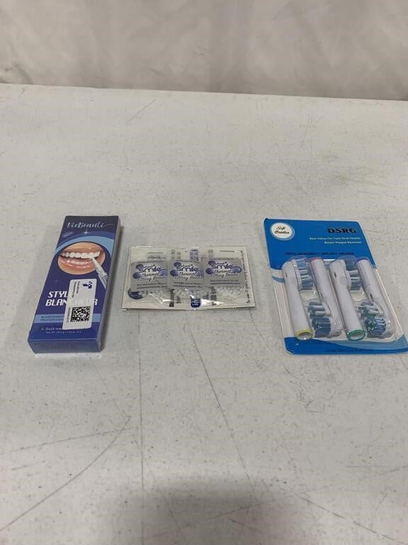ASSORTED TEETH CLEANING ITEMS 3PCS
