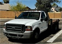 2005 Ford F-350 Super Duty 2 Door Flatbed Pickup T