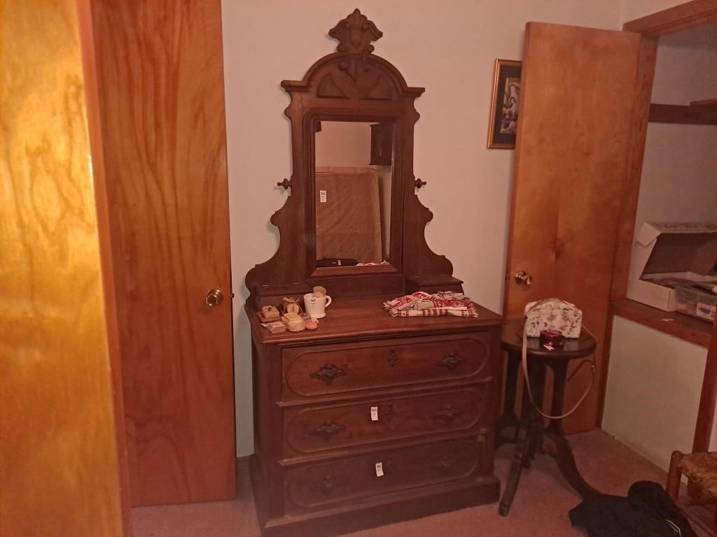 Eastlake Victorian dresser, dresser only. 39 x
