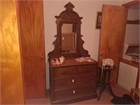 Eastlake Victorian dresser, dresser only. 39 x