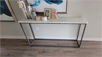 CONSOLE TABLE