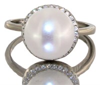 Quality 10 mm White Pearl Halo Ring