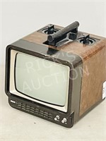 vintage portable RCA tv - 8" screen