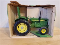 John Deere Compact Utility toy Tractor
1:16