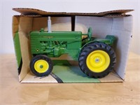 John Deere Model M tractor
Collector's Edition