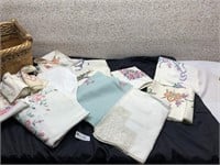 Table cloths & misc linens