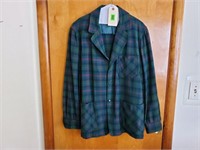 Plaid Pendleton wool jacket
size medium