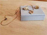 Gold leaf jewelry, 3 piece set
Necklace and