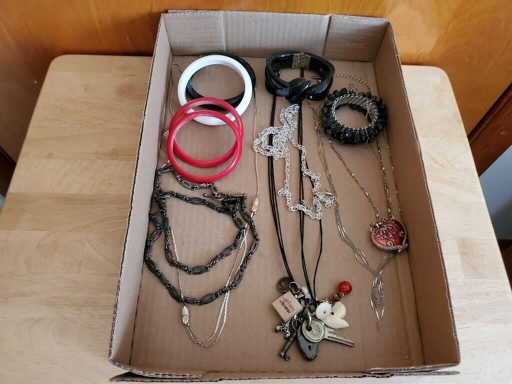 Steampunk, vintage jewelry lot
bangle bracelets,