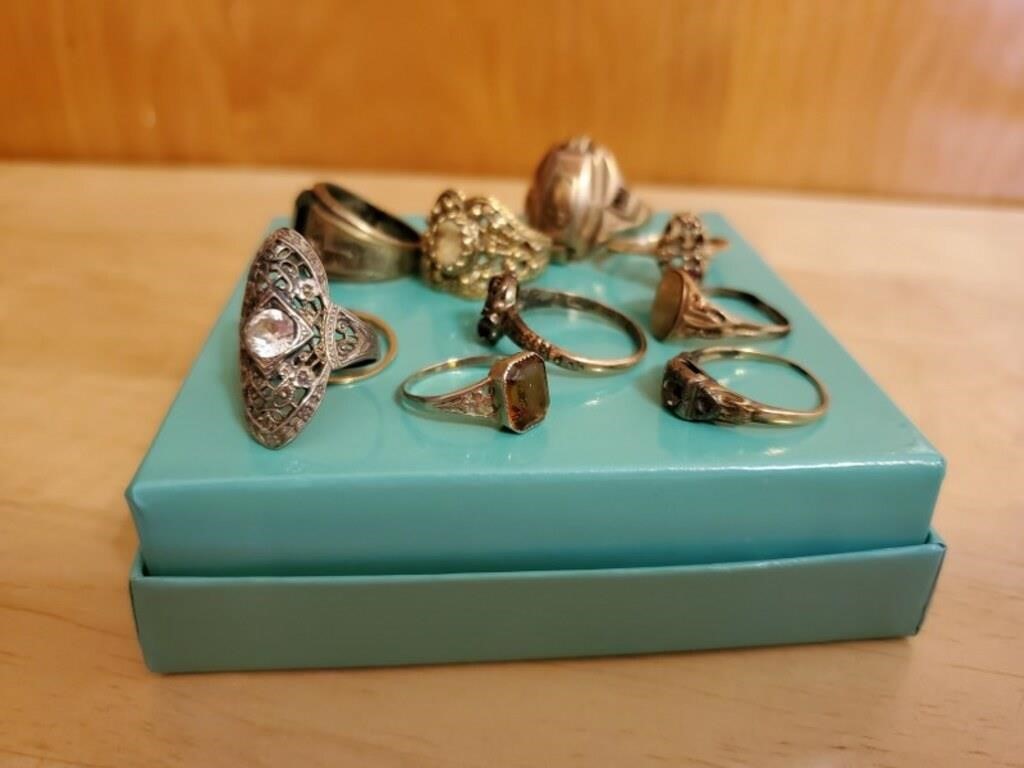 Mixed lot of vintage genuine, costume rings