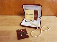 Pearl jewelry, necklace, earrings